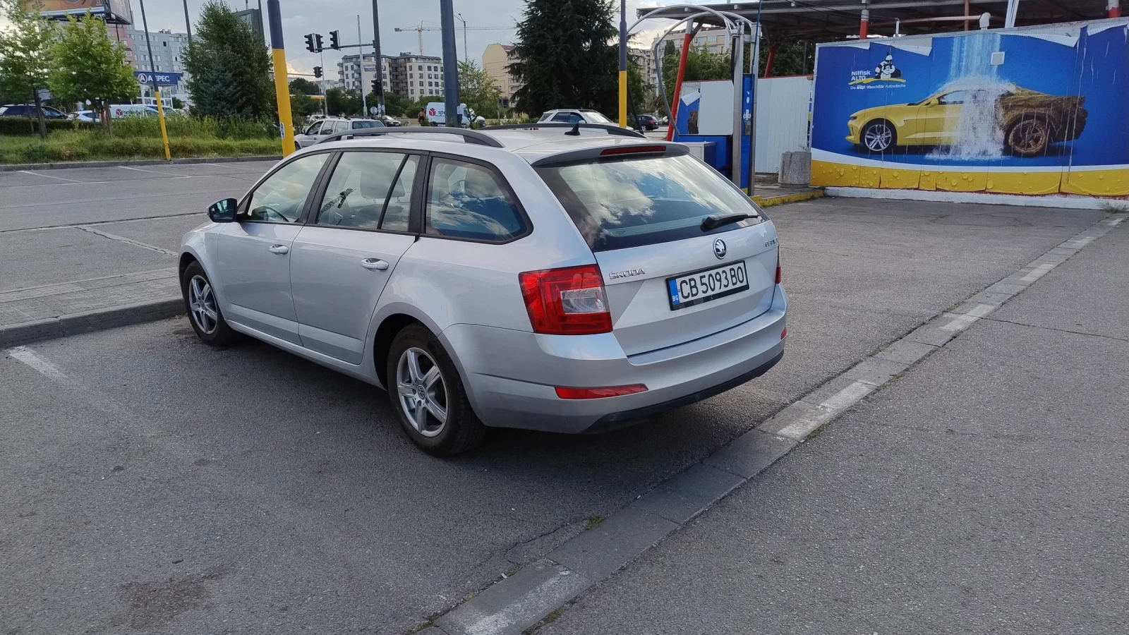 Skoda Octavia 1.6tdi, снимка 6 - Автомобили и джипове - 56249762