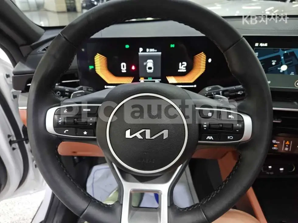 Kia K5 HYBRID SIGNATURE * ������ ����* FULL MAX | Mobile.bg � ����������� 10