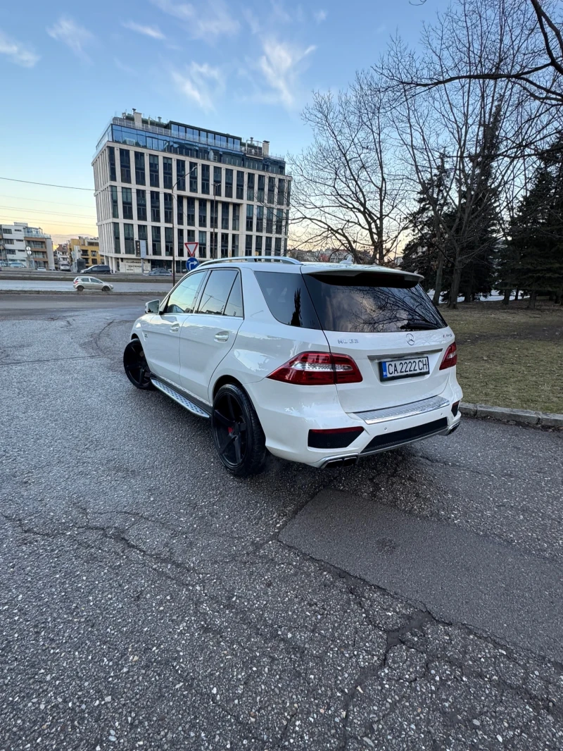 Mercedes-Benz ML 63 AMG Performance! Bi -turbo!139хил км, снимка 8 - Автомобили и джипове - 47512047