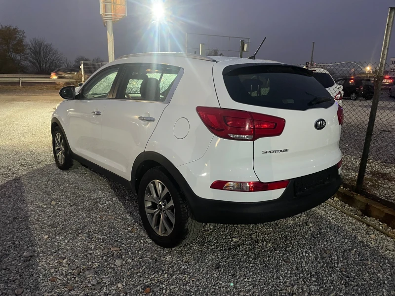 Kia Sportage Джип, снимка 7 - Автомобили и джипове - 47784838