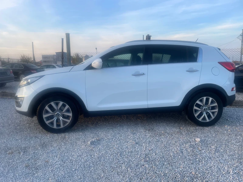 Kia Sportage Джип, снимка 8 - Автомобили и джипове - 47784838