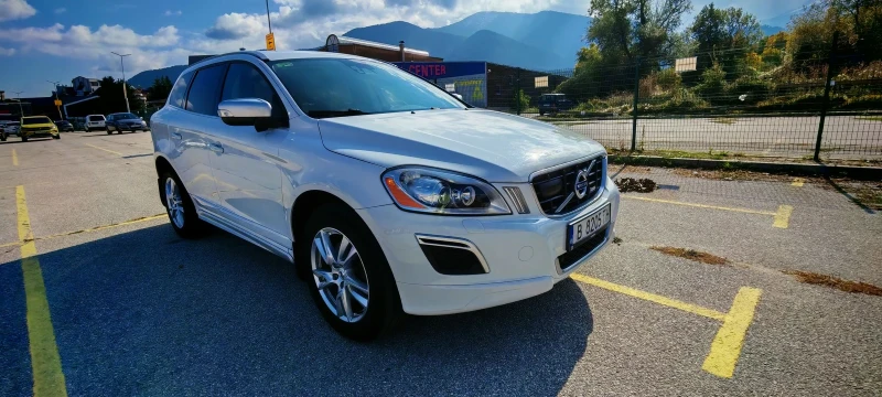 Volvo XC60 R Design AWD, снимка 3 - Автомобили и джипове - 52076350