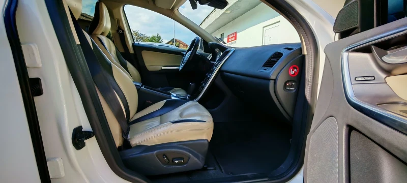 Volvo XC60 R Design AWD, снимка 12 - Автомобили и джипове - 52076350