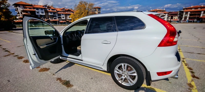 Volvo XC60 R Design AWD, снимка 4 - Автомобили и джипове - 52076350