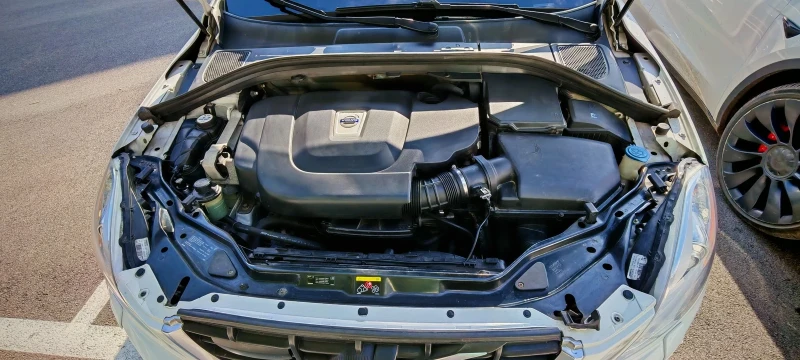 Volvo XC60 R Design AWD, снимка 13 - Автомобили и джипове - 52076350