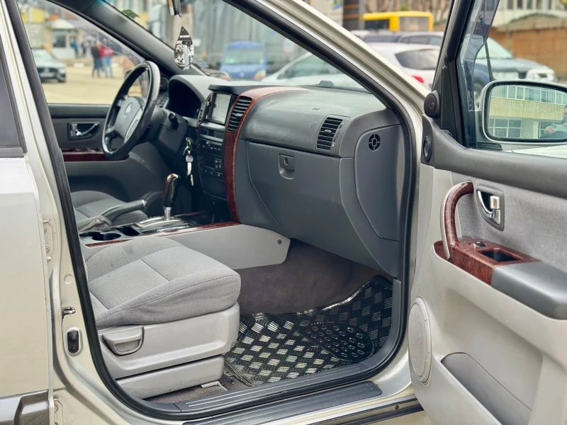 Kia Sorento 2.5 CRDI, снимка 6 - Автомобили и джипове - 52638014