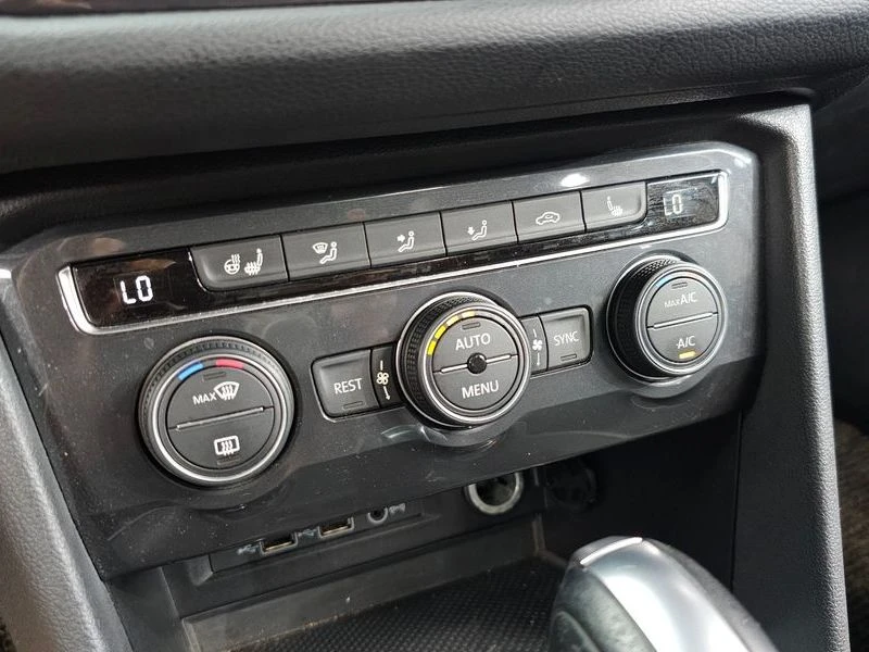 VW Tiguan 2.0 TDI | 360| DIGITAL| ПОДГРЕВ| ПАМЕТ| DISTRONIC, снимка 17 - Автомобили и джипове - 55740405