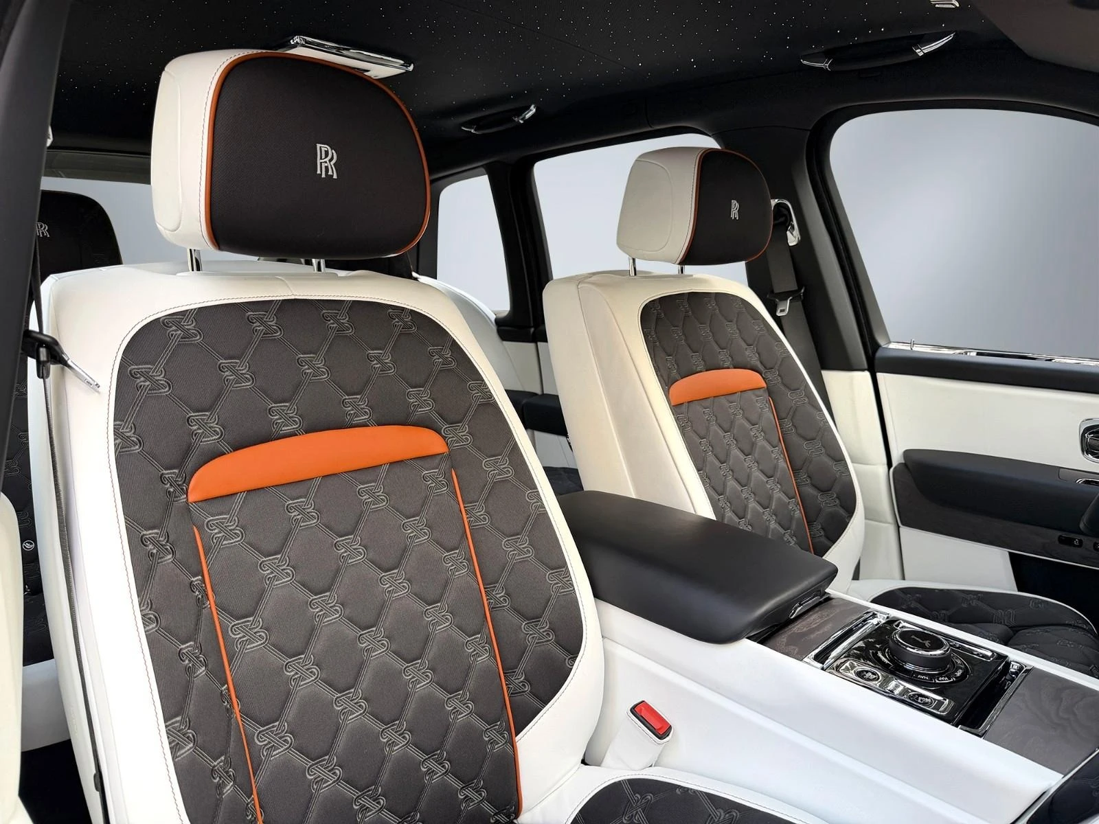 Rolls-Royce Cullinan SERIES II/FACELIFT/SHOOTING STAR/BESPOKE/4-SEATS/, снимка 11 - Автомобили и джипове - 53732133