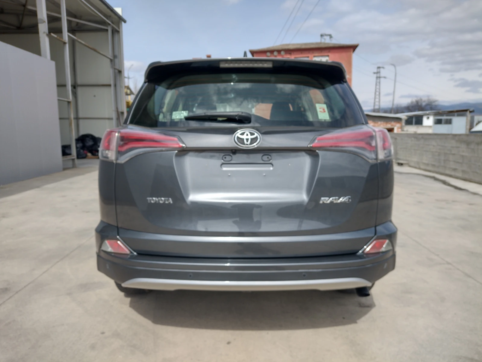 Toyota Rav4 2.0 D4D* FACE LIFT* Нави* Дистроник* Камера* , снимка 4 - Автомобили и джипове - 54141397