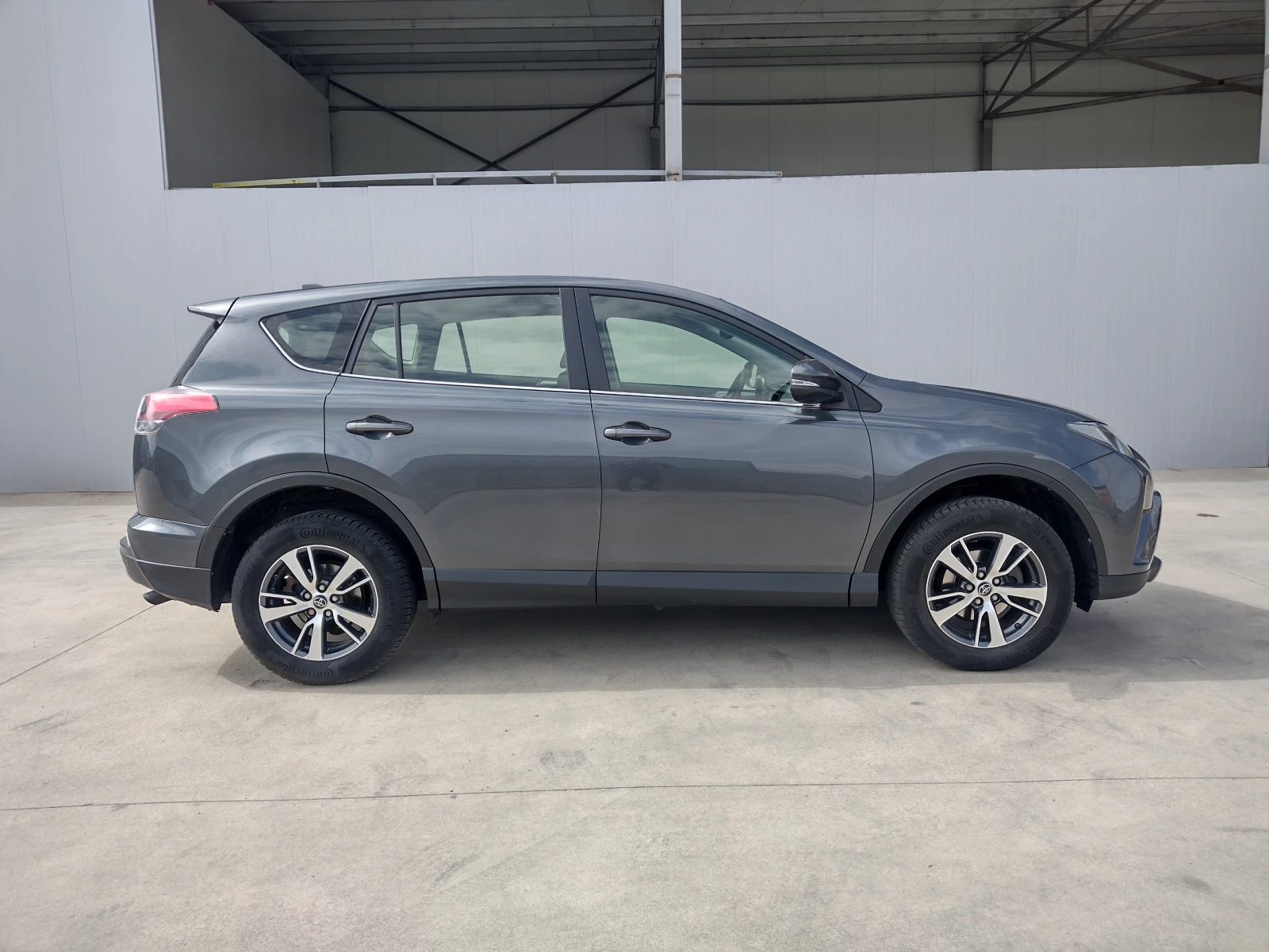 Toyota Rav4 2.0 D4D* FACE LIFT* Нави* Дистроник* Камера* , снимка 6 - Автомобили и джипове - 54141397