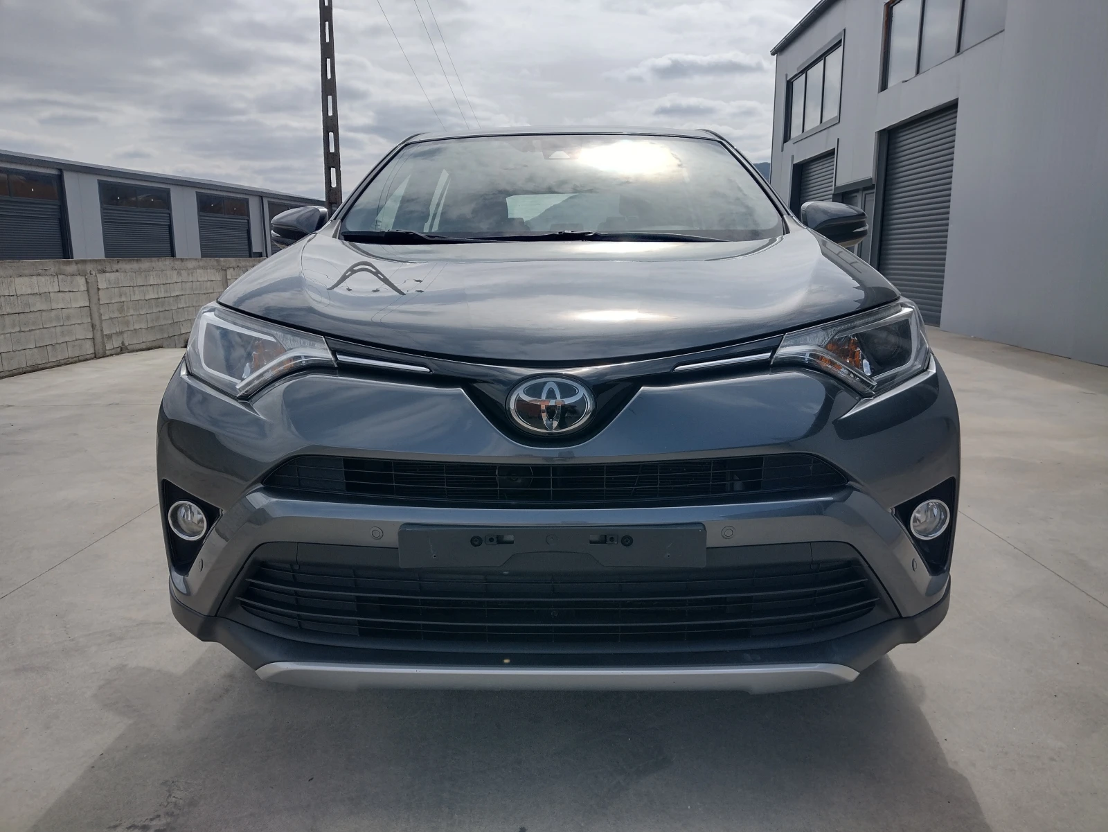 Toyota Rav4 2.0 D4D* FACE LIFT* Нави* Дистроник* Камера* , снимка 8 - Автомобили и джипове - 54141397