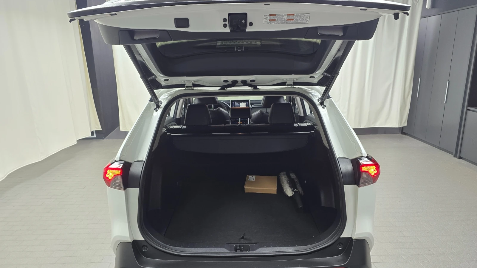 Toyota Rav4 2.5 2WD, снимка 17 - Автомобили и джипове - 55103813
