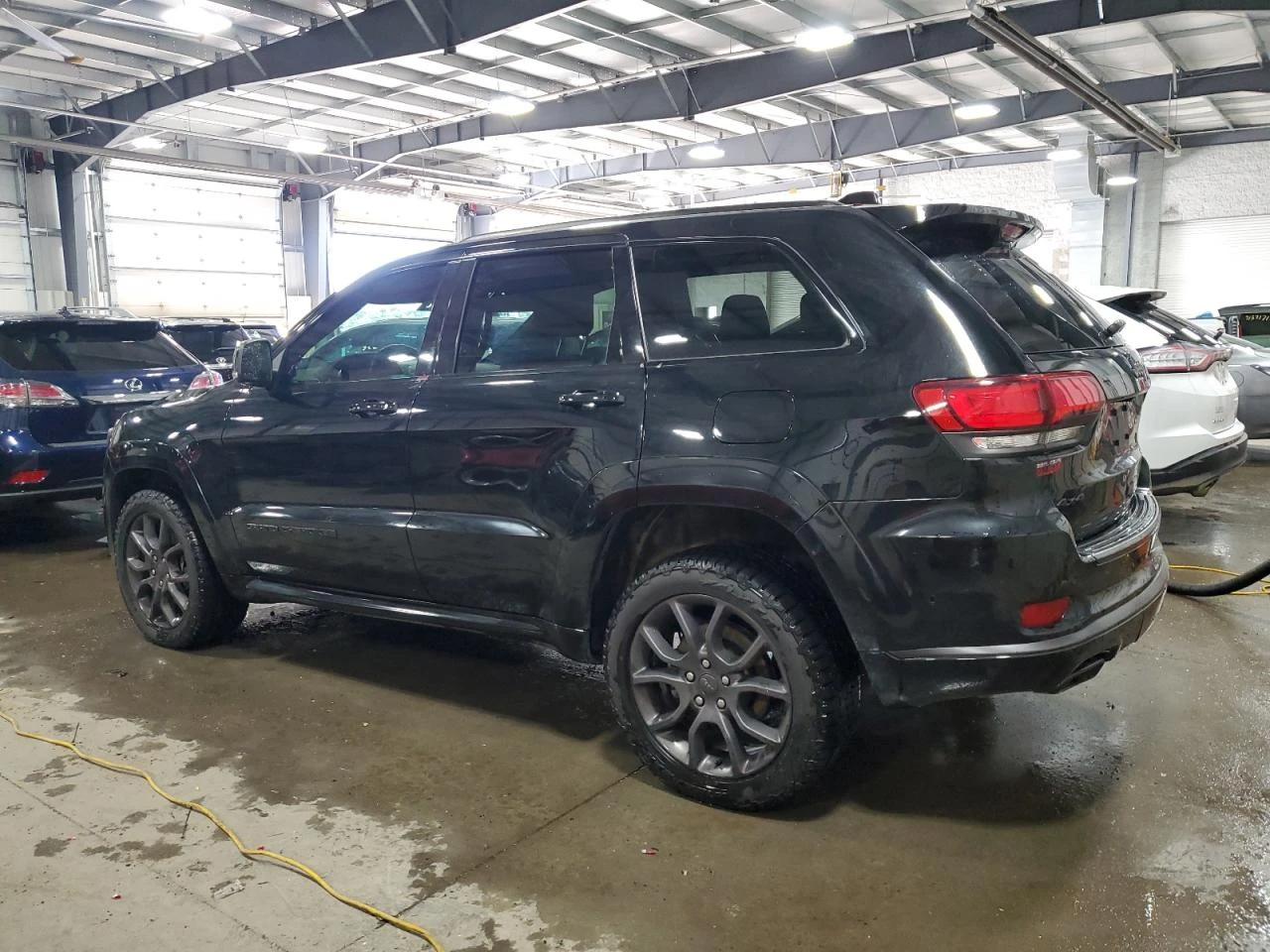 Jeep Grand cherokee OVERLAND 5.7 HEMI| DISTRONIC| 8ZF| ОБДУХ| КЛИП НА , снимка 2 - Автомобили и джипове - 55462067