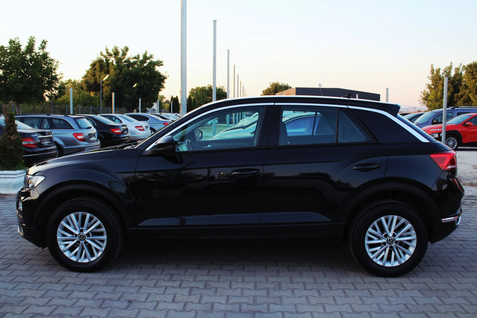 VW T-Roc 2.0 TDI /EURO 6D/ ЛИЗИНГ , снимка 4 - Автомобили и джипове - 55743183