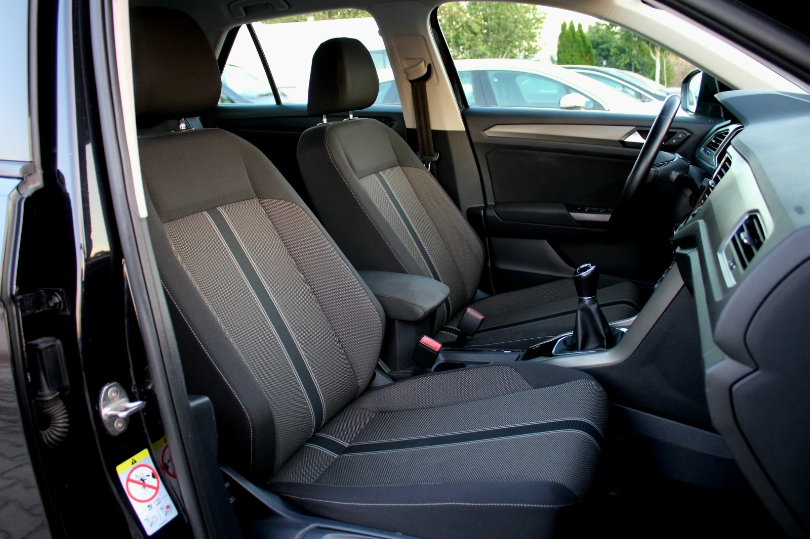 VW T-Roc 2.0 TDI /EURO 6D/ ЛИЗИНГ , снимка 14 - Автомобили и джипове - 55743183