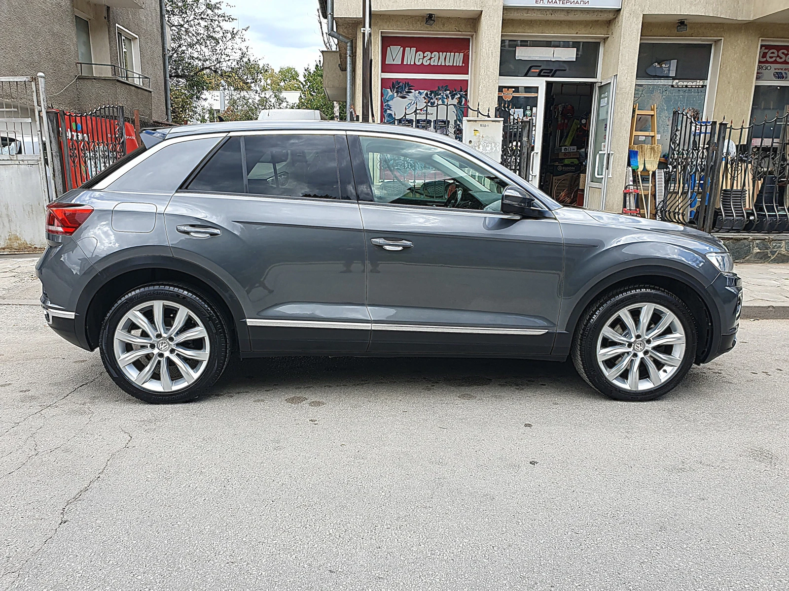 VW T-Roc 2.0TDI DSG 4x4, снимка 2 - Автомобили и джипове - 56235842