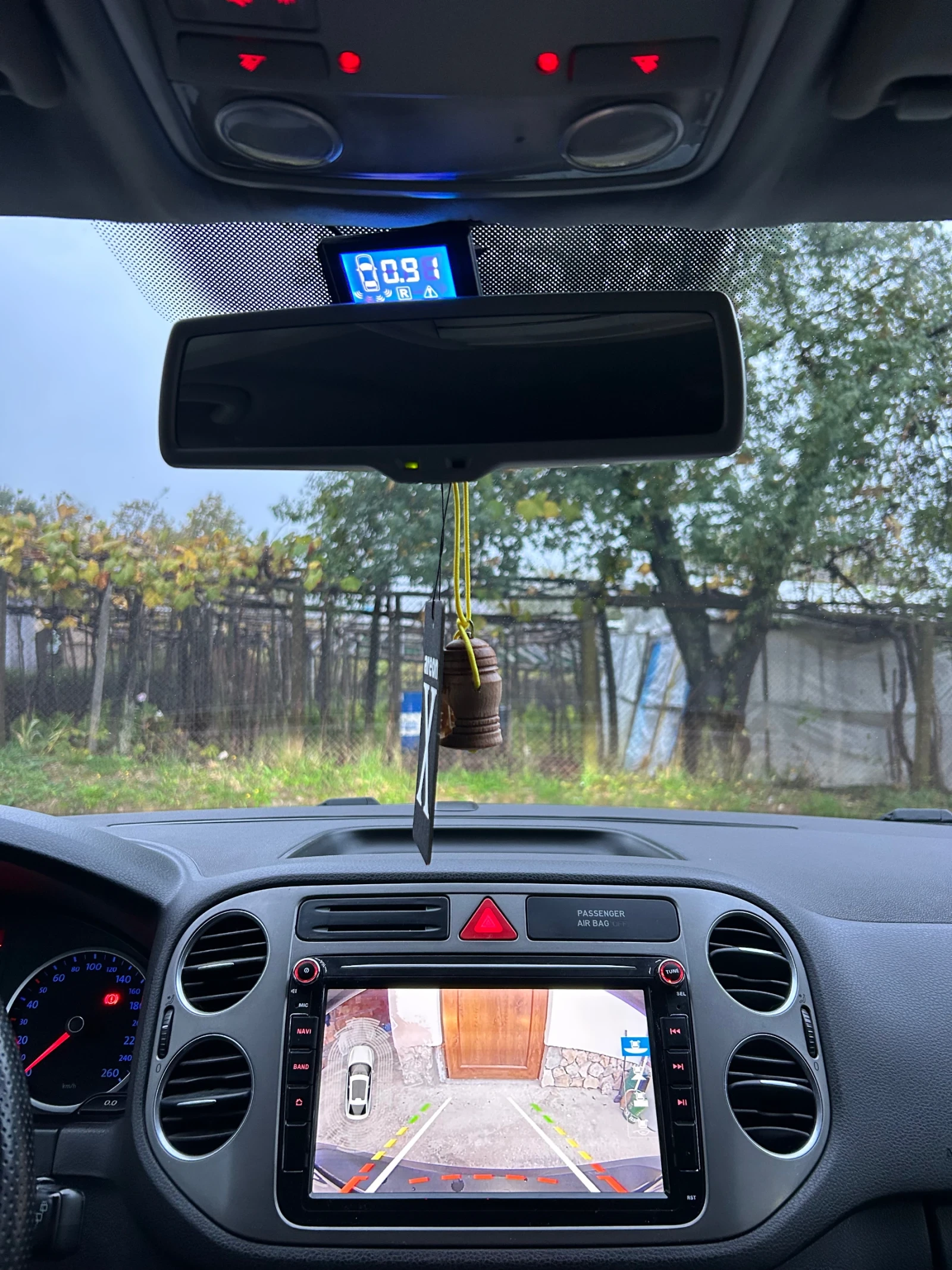 VW Tiguan 2.0 TDI 4x4, снимка 14 - Автомобили и джипове - 56739972