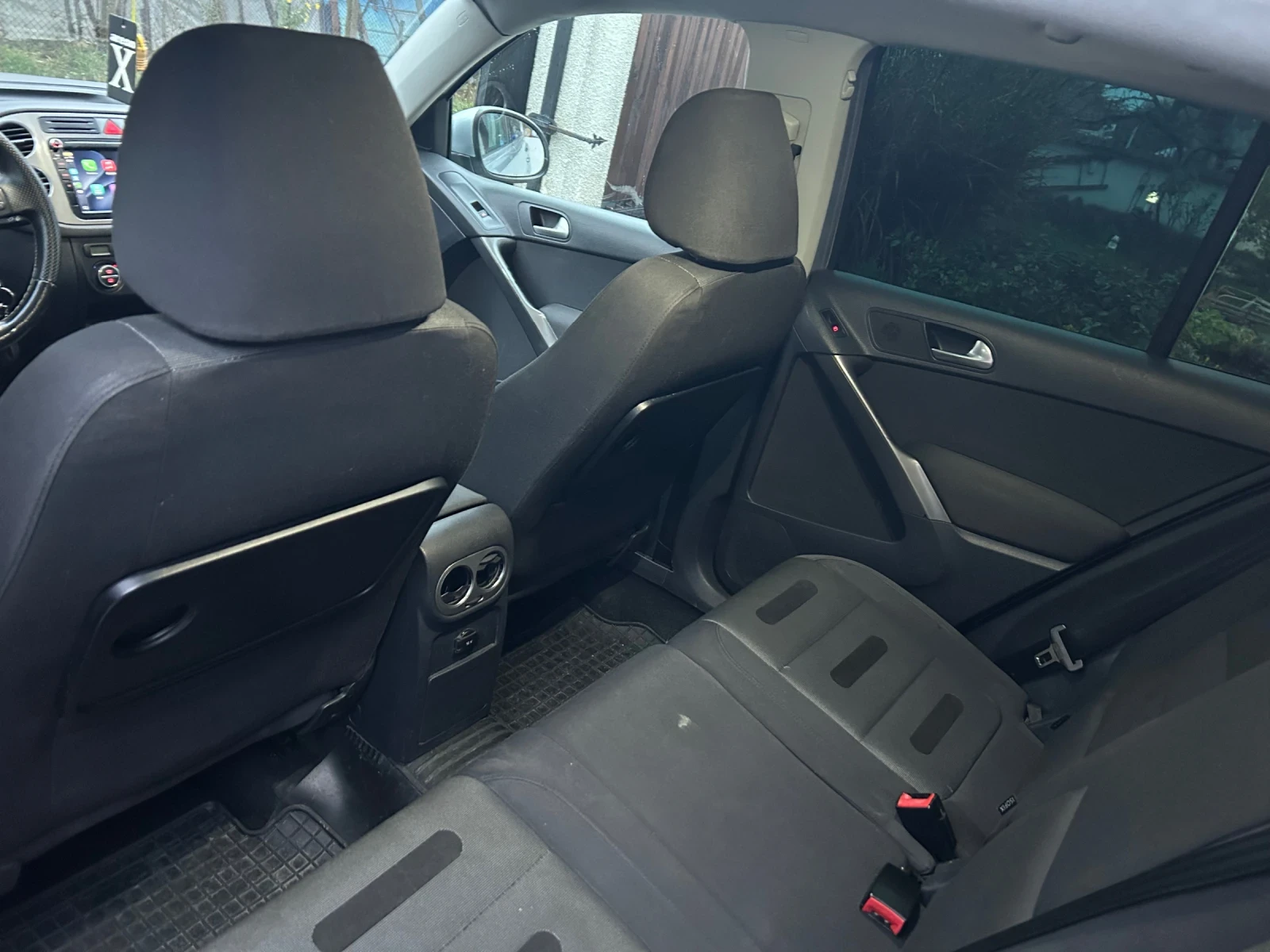 VW Tiguan 2.0 TDI 4x4, снимка 10 - Автомобили и джипове - 56739972