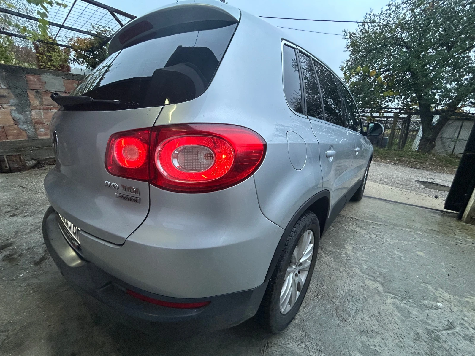 VW Tiguan 2.0 TDI 4x4, снимка 7 - Автомобили и джипове - 56739972