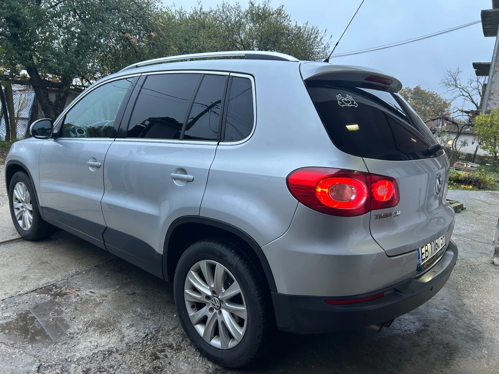 VW Tiguan 2.0 TDI 4x4, снимка 5 - Автомобили и джипове - 56739972
