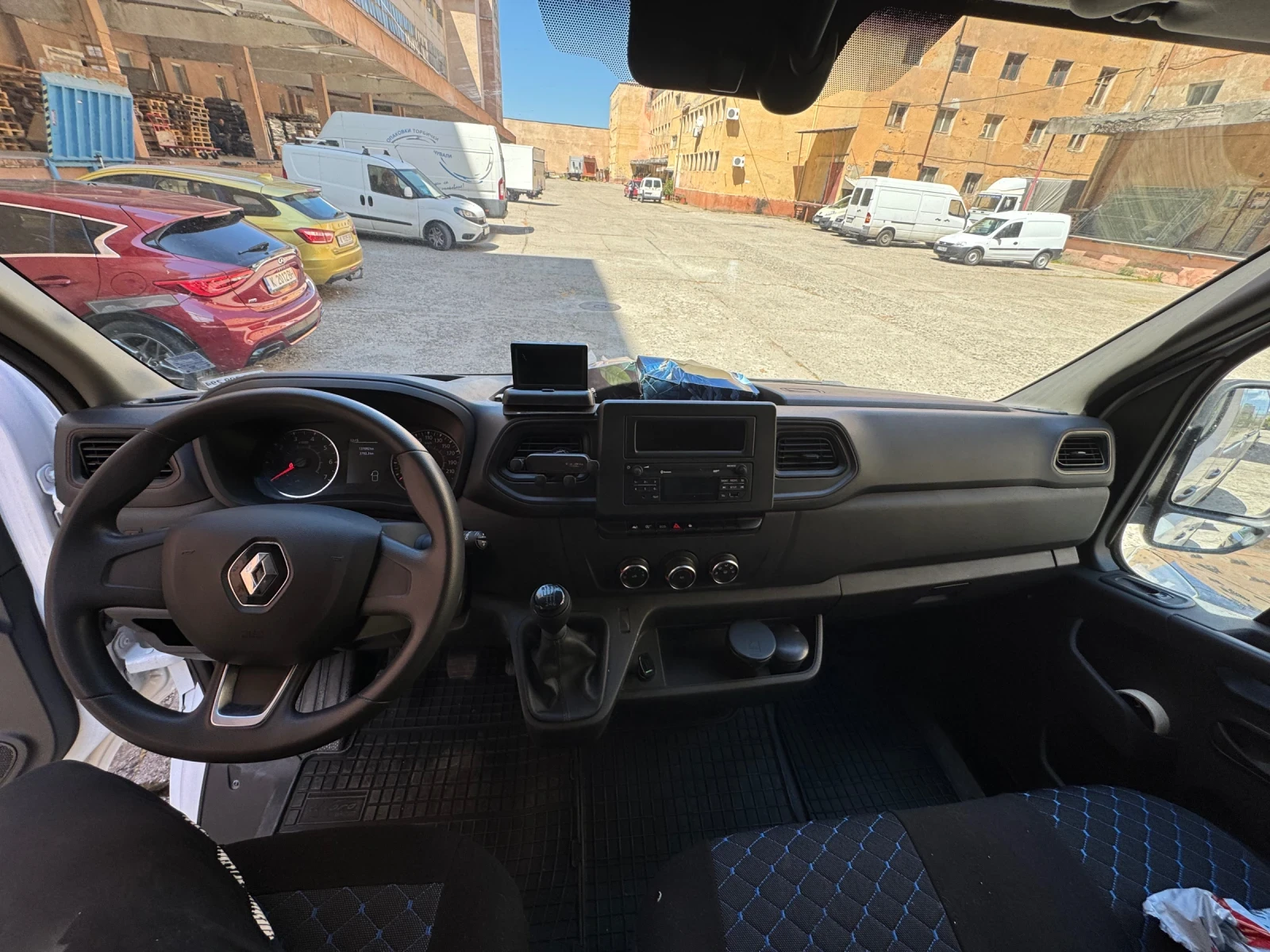 Renault Master 2.3 - изображение 10
