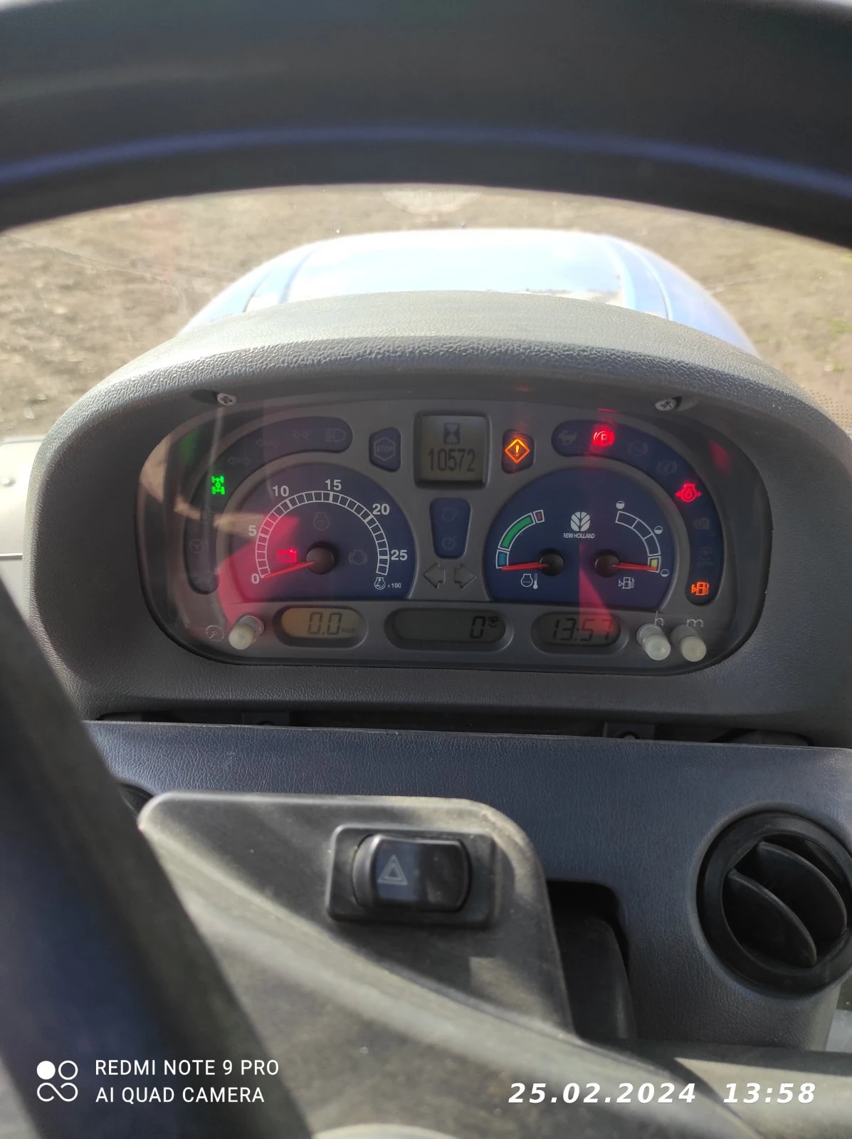 Трактор New Holland TS100A - изображение 7