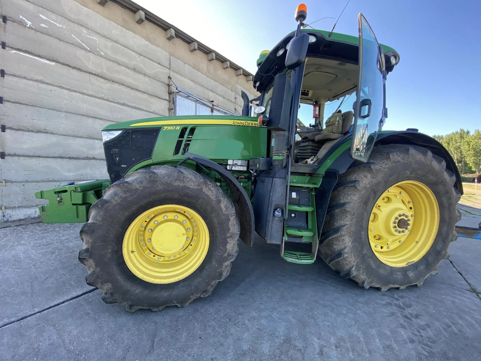 Трактор John Deere