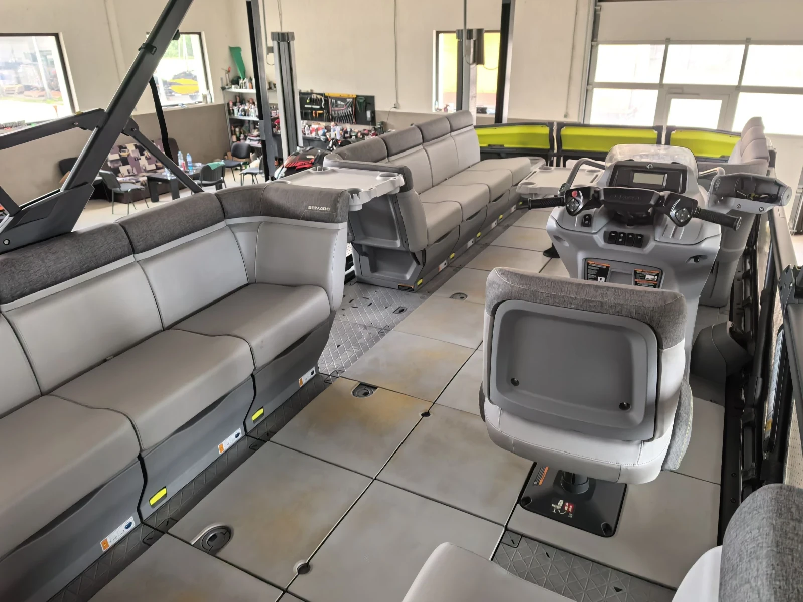 Моторна яхта Bombardier Sea Doo Seadoo Switch Cruise 21 230к.с, снимка 12 - Воден транспорт - 55263551