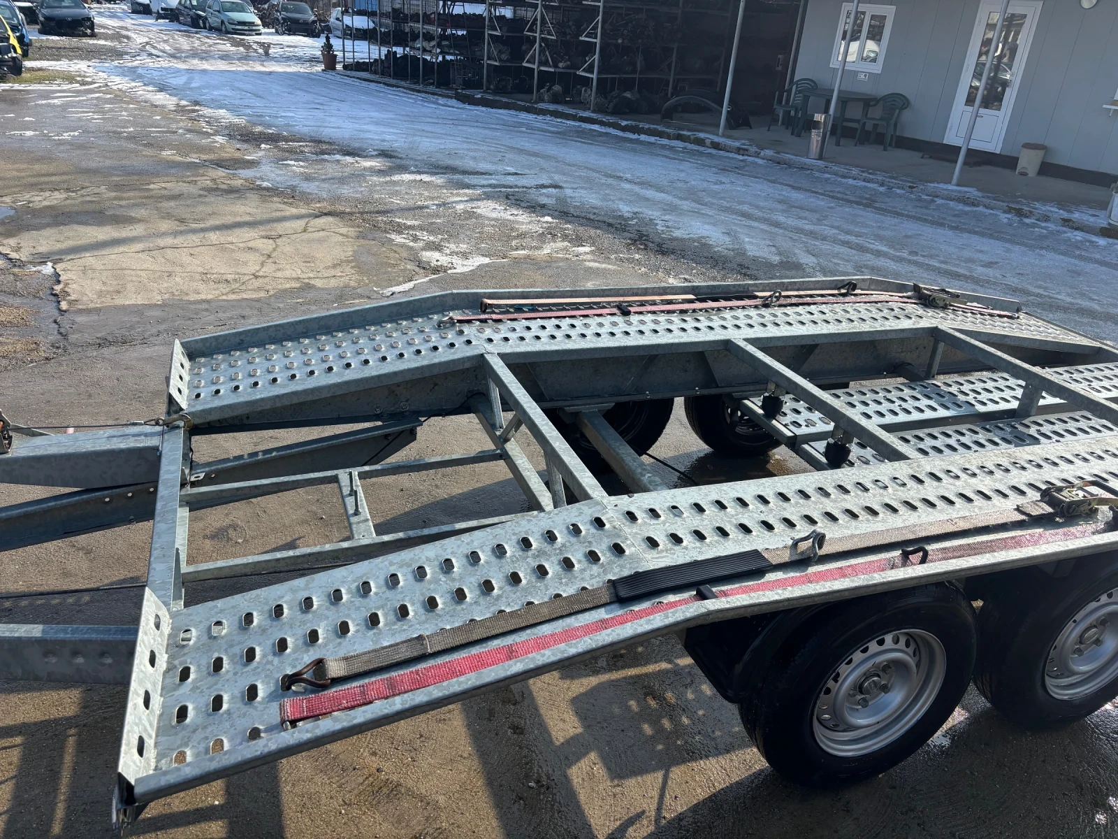 �� ��������� Niewdiadow | Mobile.bg � ����������� 6