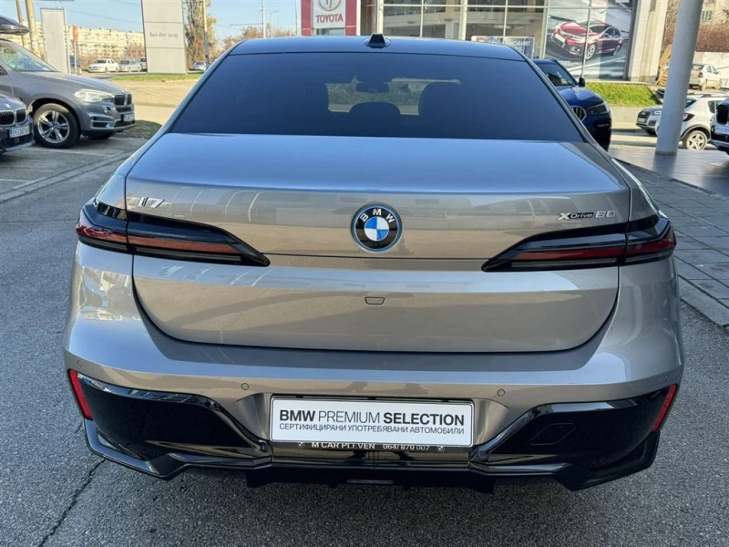 BMW i7 xDrive60, снимка 13 - Автомобили и джипове - 43382293