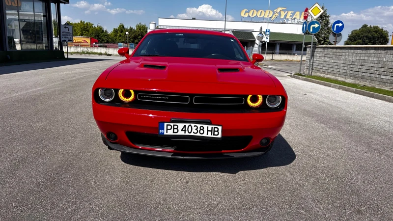 Dodge Challenger, снимка 1 - Автомобили и джипове - 47199705