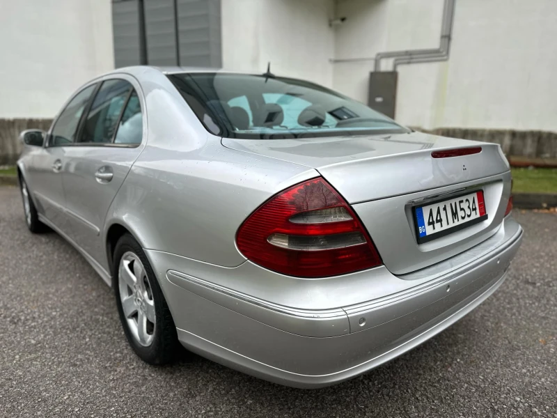 Mercedes-Benz E 220 НОВ ВНОС, снимка 5 - Автомобили и джипове - 48294223