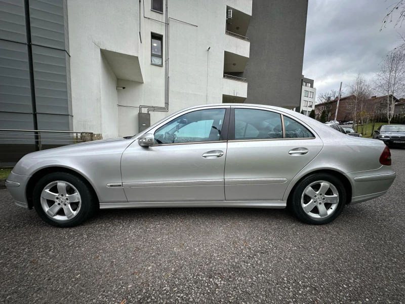 Mercedes-Benz E 220 НОВ ВНОС, снимка 4 - Автомобили и джипове - 48294223