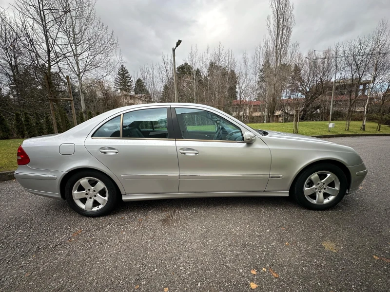 Mercedes-Benz E 220 НОВ ВНОС, снимка 8 - Автомобили и джипове - 48294223