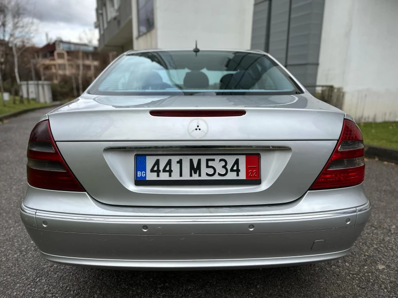 Mercedes-Benz E 220 НОВ ВНОС, снимка 6 - Автомобили и джипове - 48294223