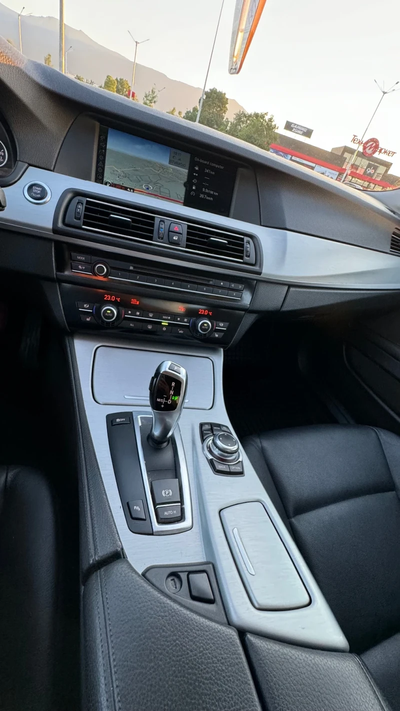 BMW 523 3.0i, снимка 12 - Автомобили и джипове - 49511845