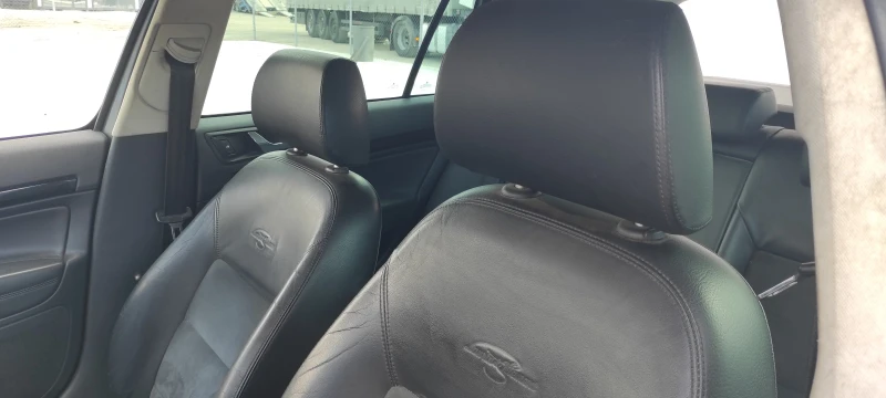 Skoda Octavia 1.8 TSI Laurin & Klement, снимка 10 - Автомобили и джипове - 52640672