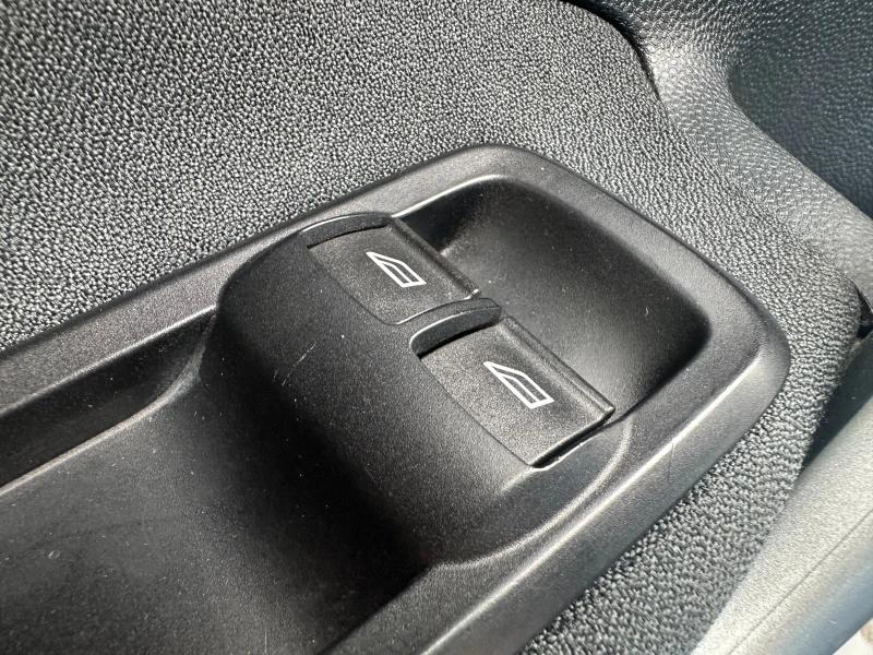 Ford Fiesta 1.2i 82 к.с. , снимка 14 - Автомобили и джипове - 53087210