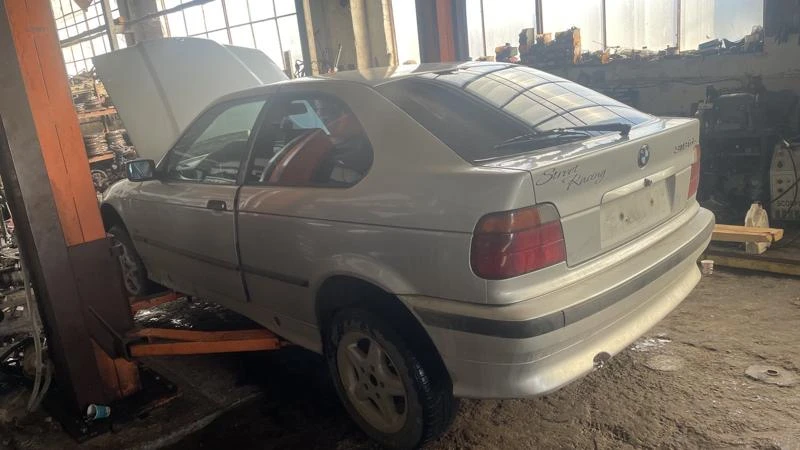 BMW 318, снимка 2 - Автомобили и джипове - 36161253