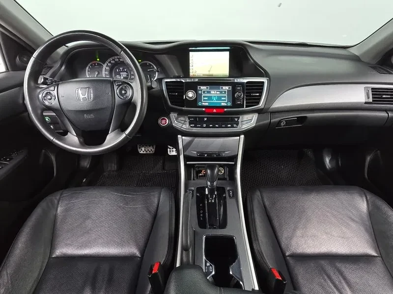 Honda Accord 3.5 9Th Generation, снимка 14 - Автомобили и джипове - 55920603
