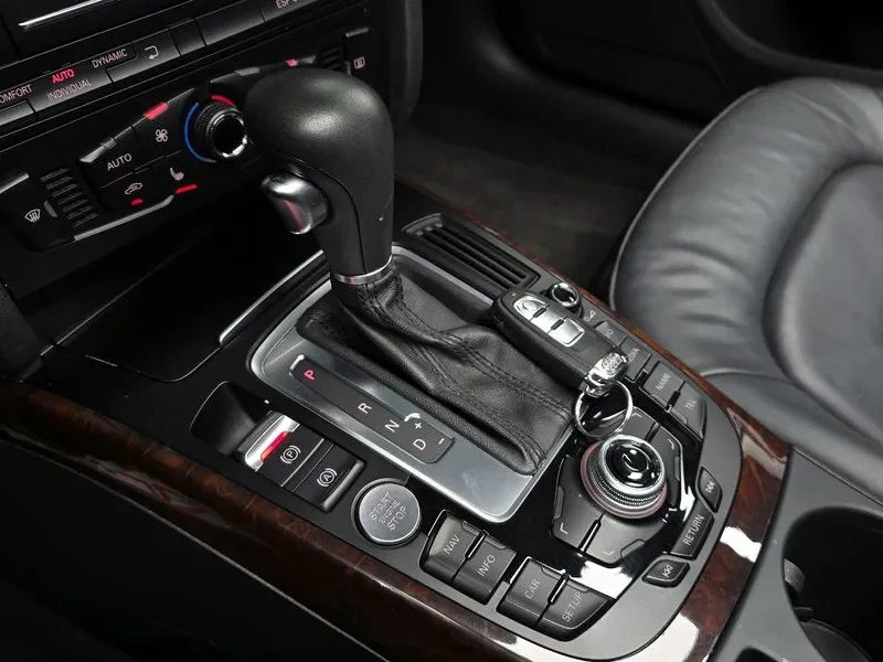 Audi A4 2.0 TFSI QUATTRO, снимка 9 - Автомобили и джипове - 56325142