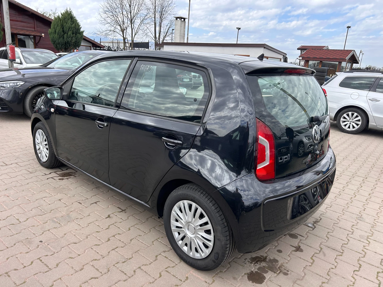 VW Up 1.0i EURO 5 ЛИЗИНГ - изображение 8