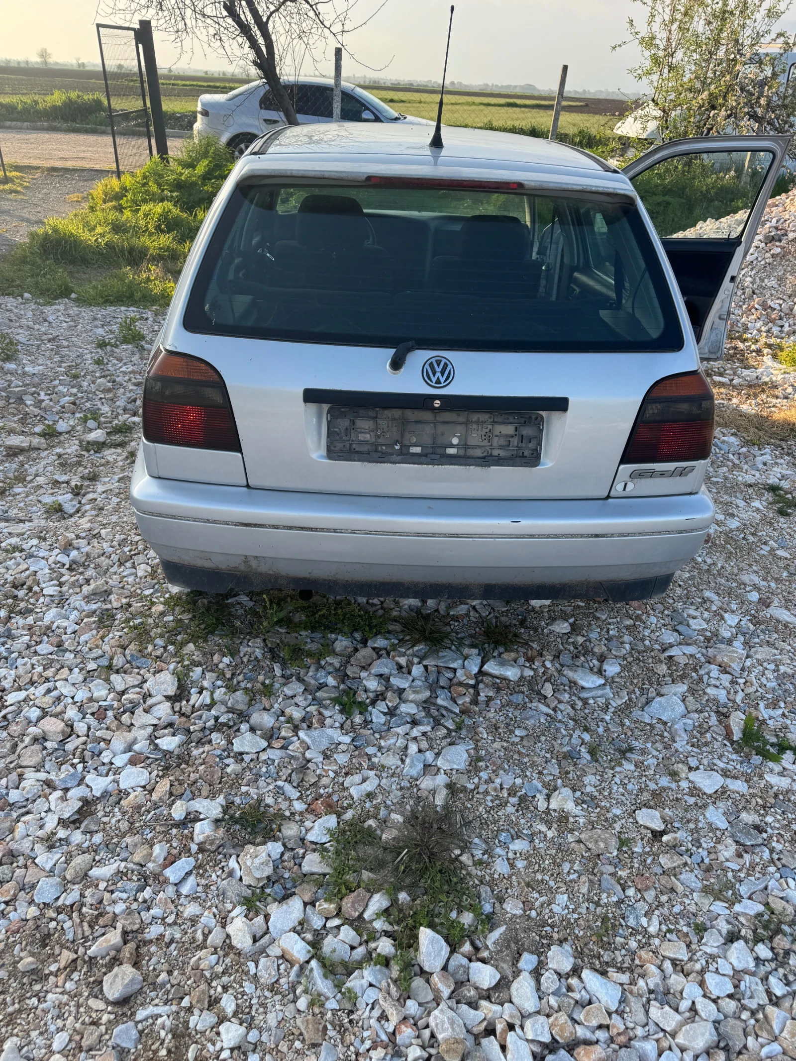 VW Golf 1.6 - изображение 10