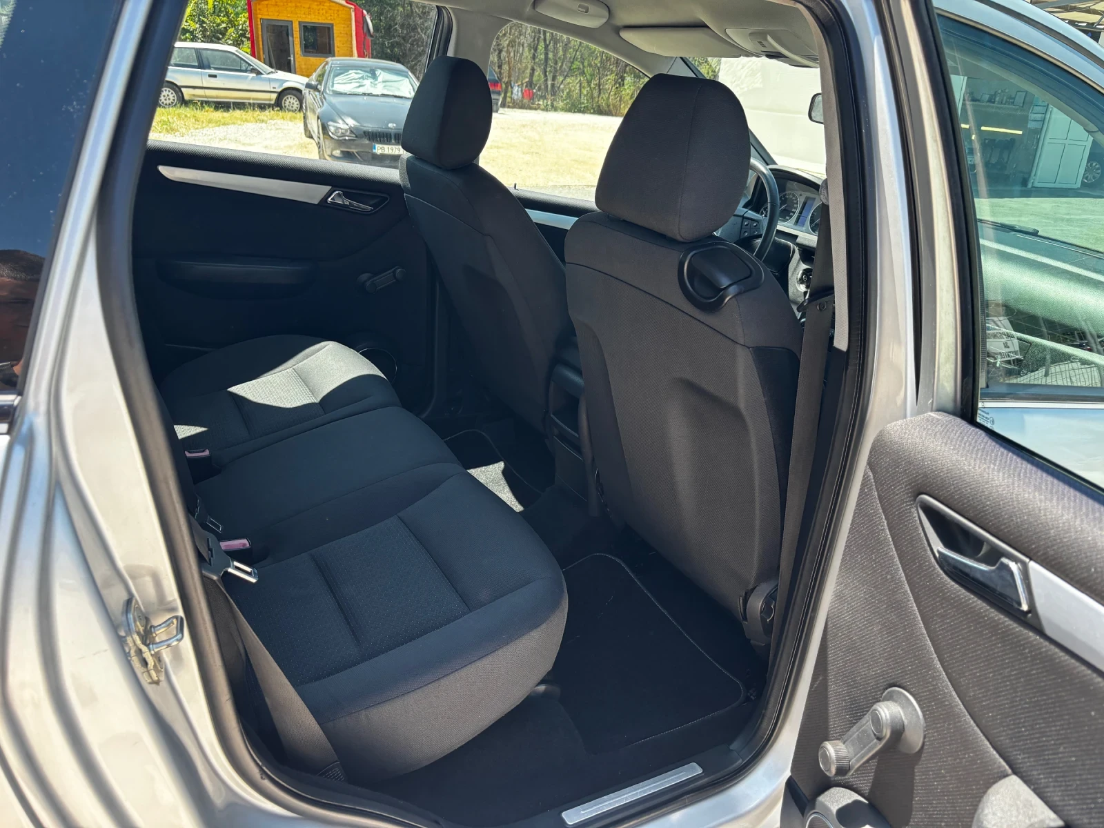 Mercedes-Benz B 180  - изображение 7