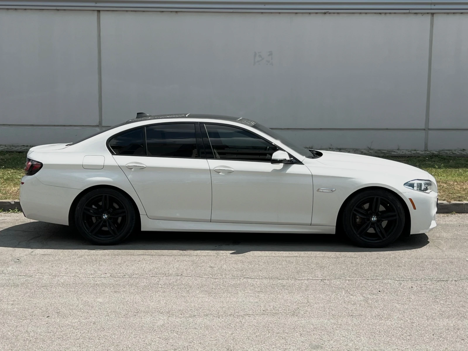 BMW 550 M/Head-Up/Lane asisst/Подгрев/Панорама/Soft close - изображение 2
