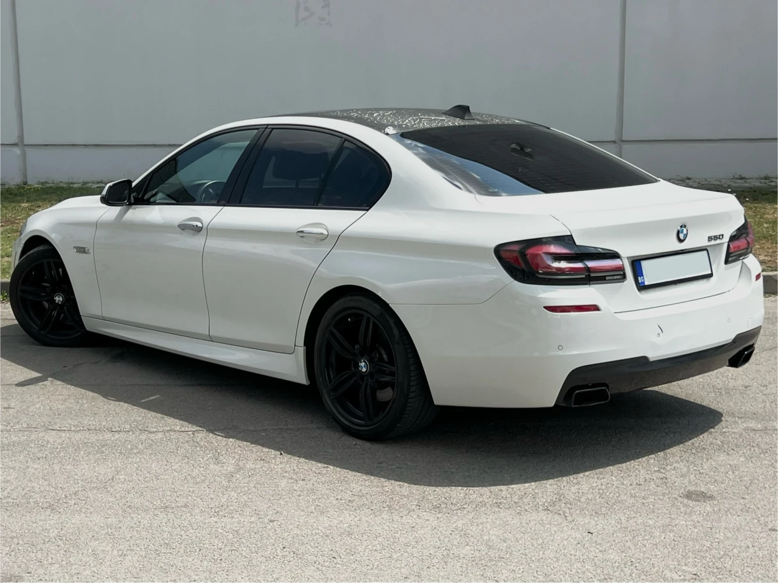 BMW 550 M/Head-Up/Lane asisst/Подгрев/Панорама/Soft close - изображение 5