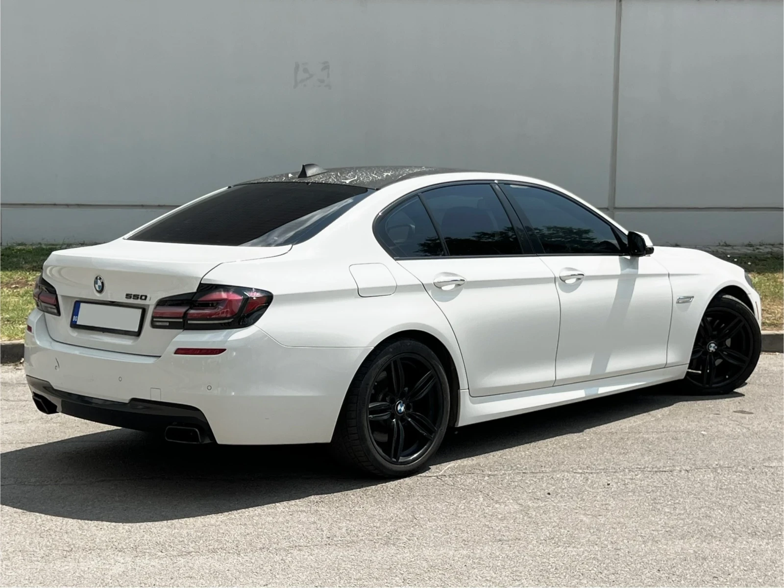 BMW 550 M/Head-Up/Lane asisst/Подгрев/Панорама/Soft close - изображение 3
