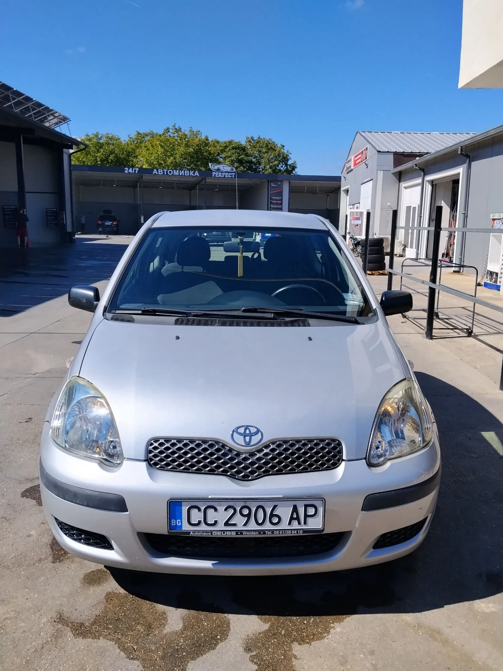 Toyota Yaris 1.3 - изображение 2