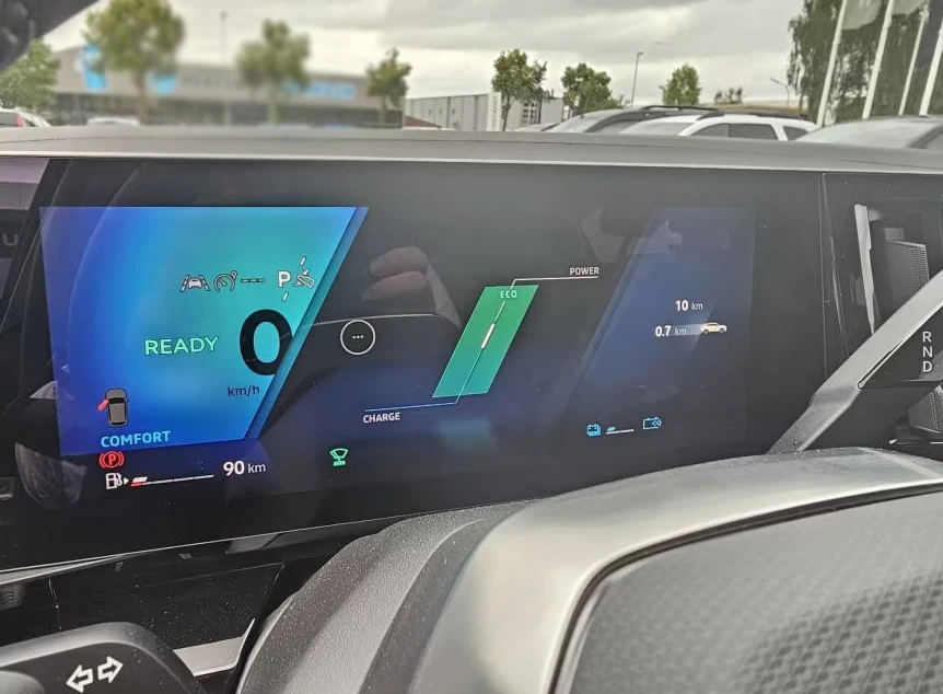 Renault Rafale E-TECH/200HP/TECHNO/4X4/KLESS/L.ASS/AMBI/ACC/993f - изображение 2