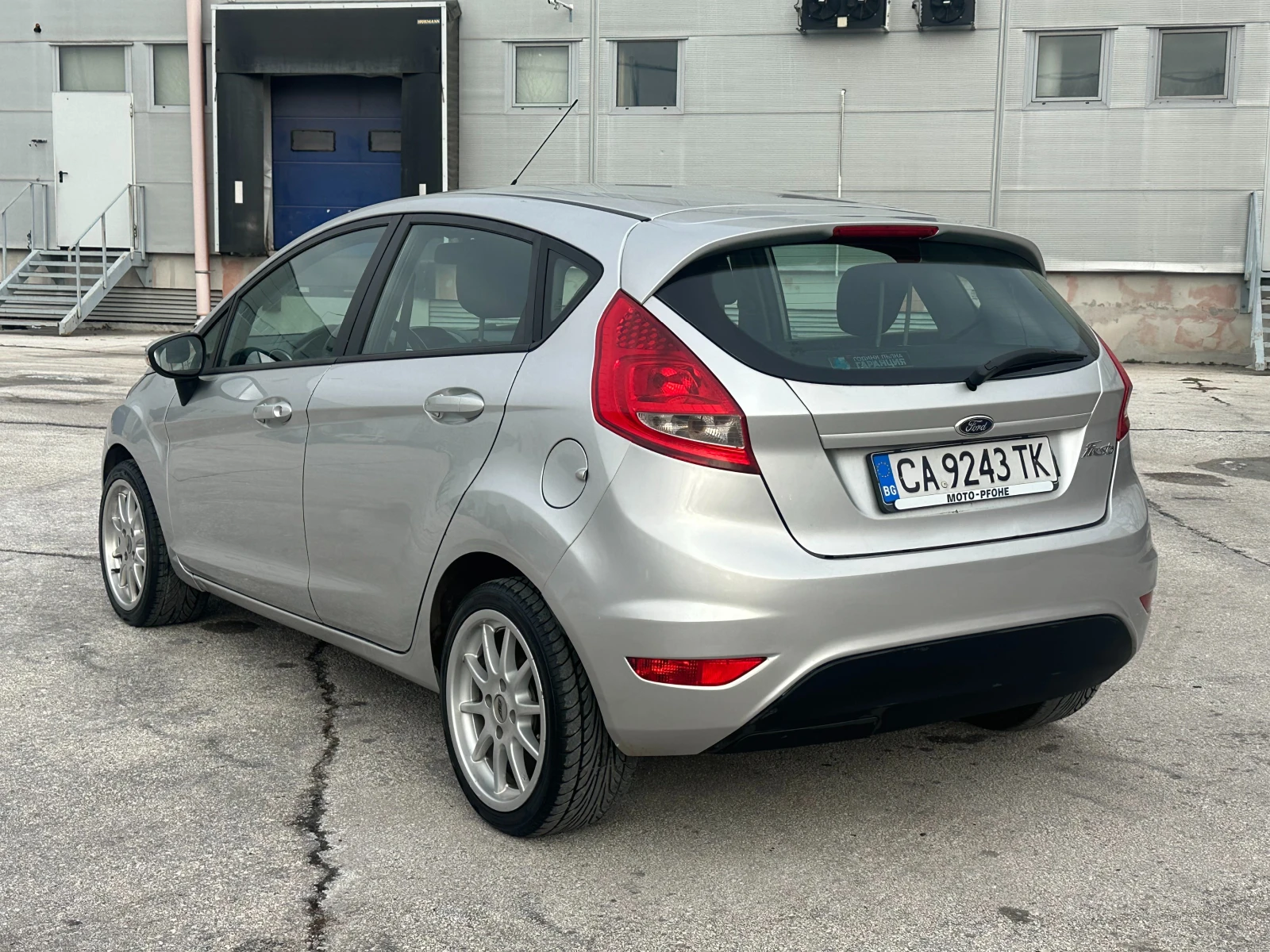 Ford Fiesta 1.2i 82 к.с.  - изображение 3